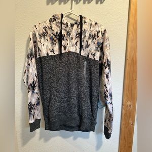 Hooey hooded sweatshirt with kangaroo pocket. NWT size small